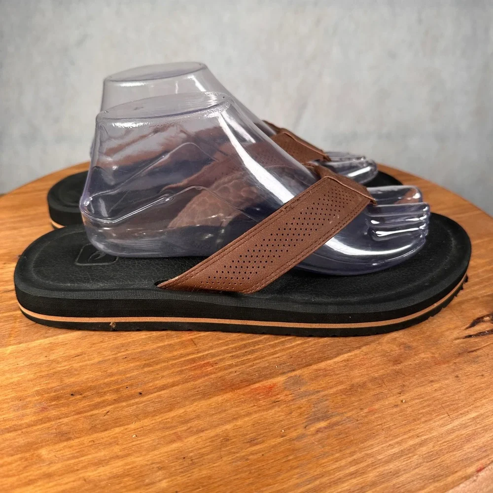 Rip Curl Flip Flop Sandals Mens 9.5 Brown Good Perforated Straps Thong Shoes